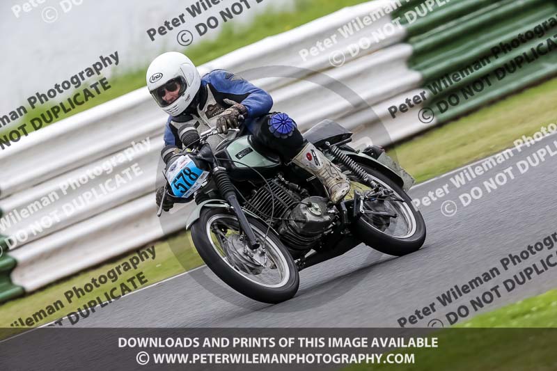 Vintage motorcycle club;eventdigitalimages;mallory park;mallory park trackday photographs;no limits trackdays;peter wileman photography;trackday digital images;trackday photos;vmcc festival 1000 bikes photographs